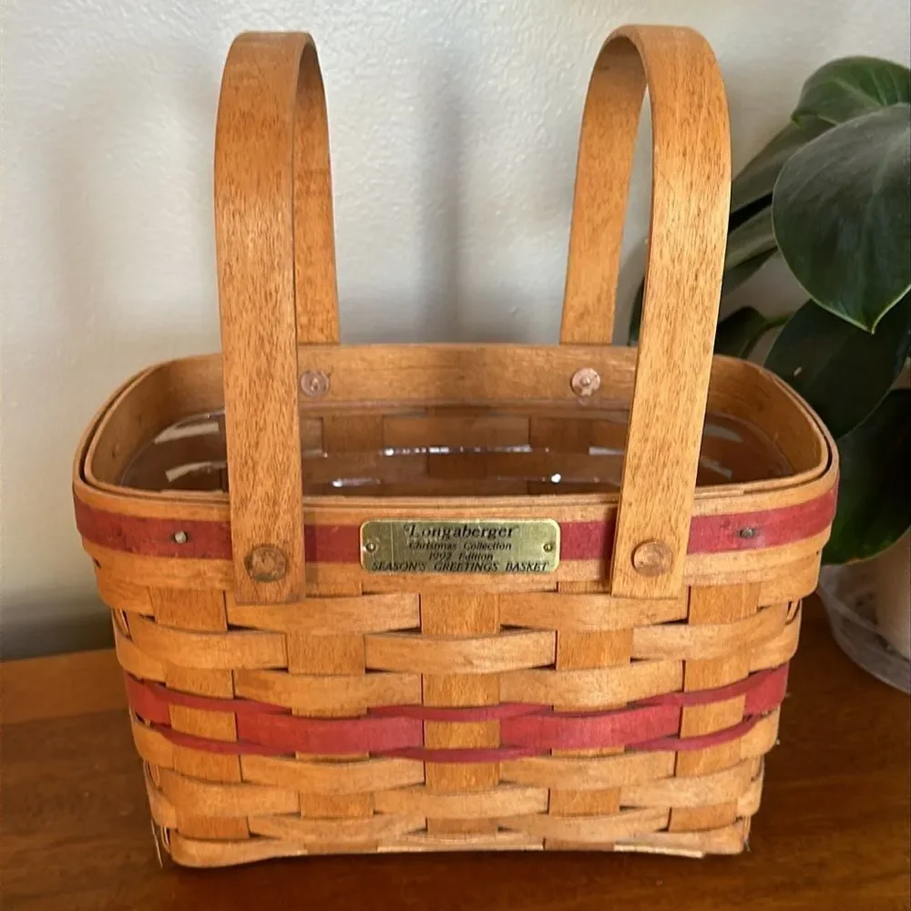 Vintage 1992 Longaberger Christmas Red Season’s Greetings Basket!